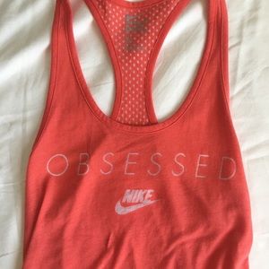 💕OBSESSED Nike tank ! 💕